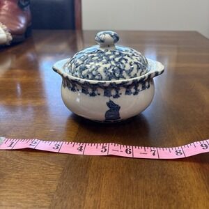 Vtg Tienshan Folk Craft Sponge Ware Casserole Dish With Lid Stoneware Rabbit